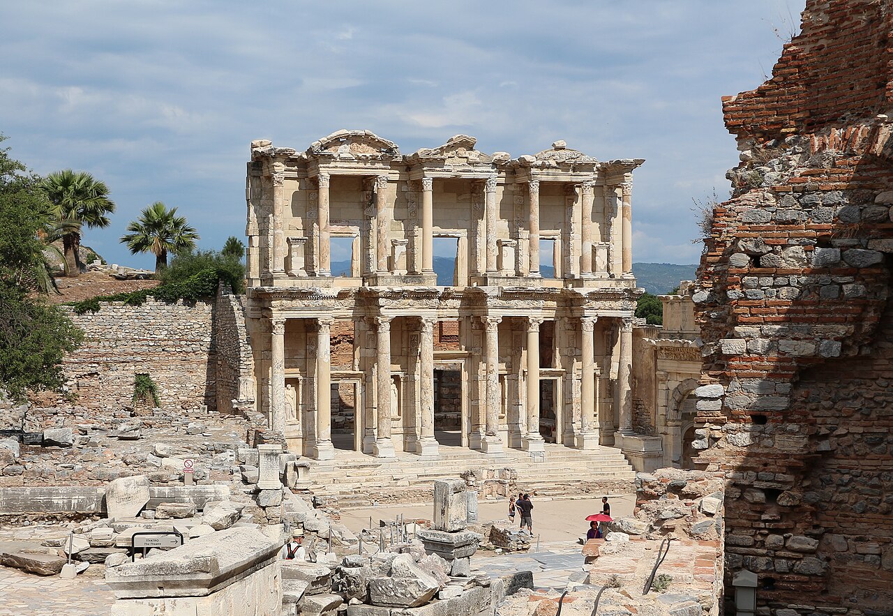 Efes'teki Celsus Kütüphanesi cephesi