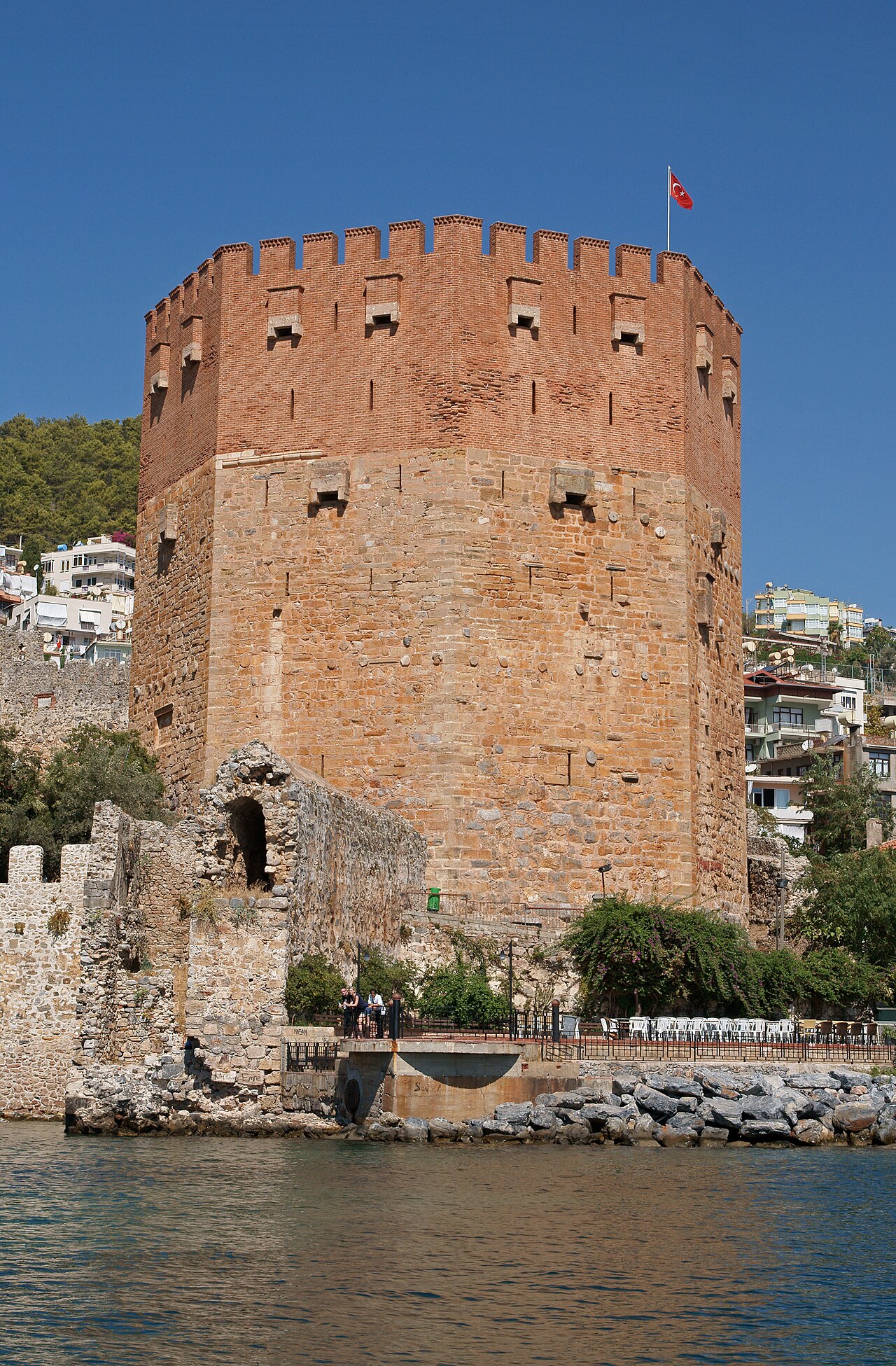 Alanya limanındaki Kızıl Kule